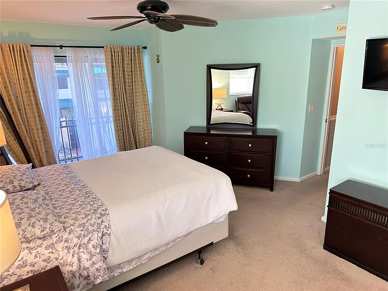 828 Padua Ln — Photo 15