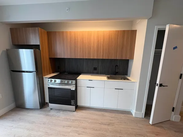 311 Evergreen Avenue image 1 of 5