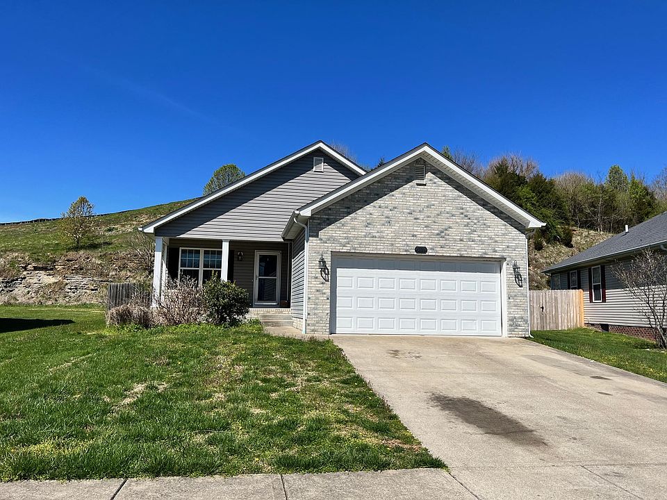 1st image of 316 Oxford Cir