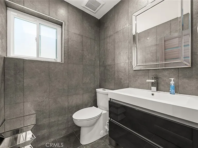 4630 Cedros Ave — Photo 14