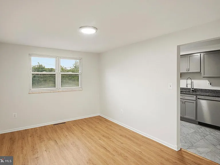 926 Regina Dr — Photo 5