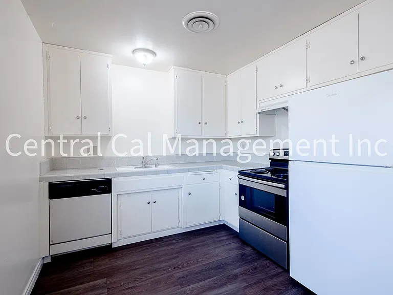 3109 Edmonton St — Photo 8
