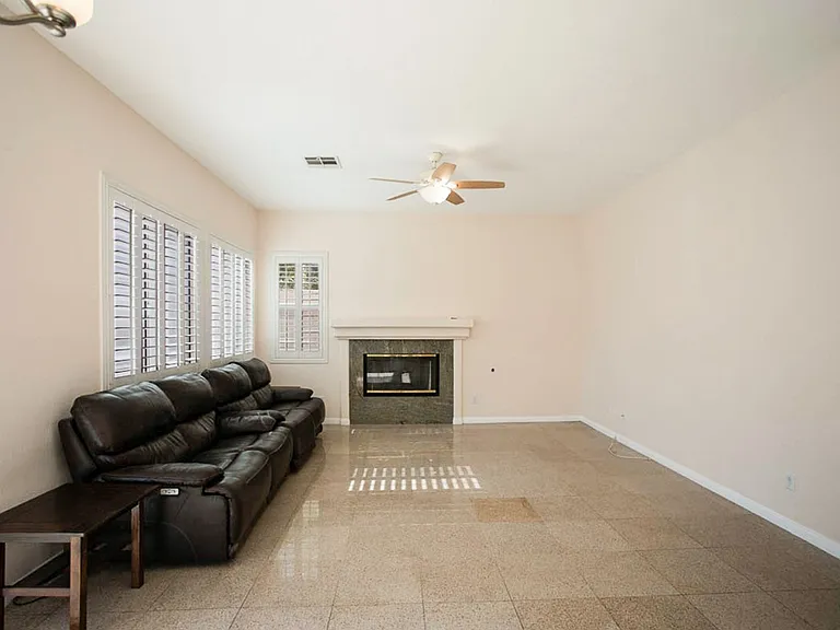 2120 Waterbury Ln — Photo 16