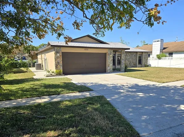 16201 Pine Ridge Dr, Hudson, FL 34667