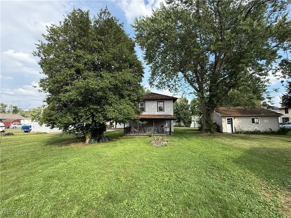 1221 Eastport Ave, Uhrichsville, OH 44683