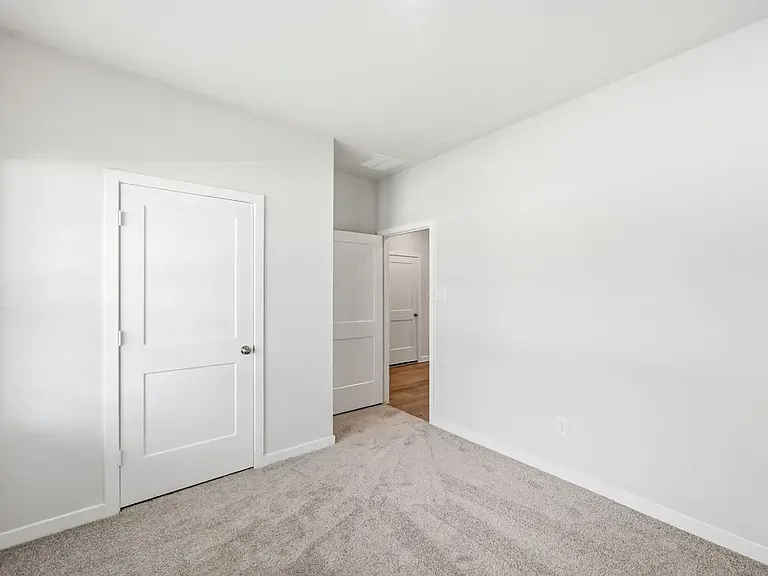 811 Brookside Dr — Photo 8