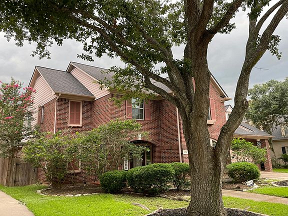 3rd image of 4214 Oak Forest Dr