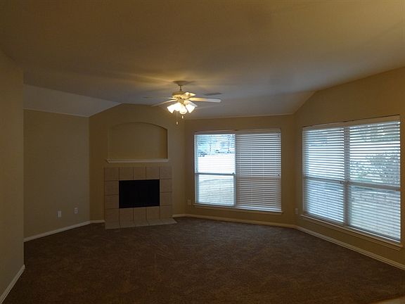 4th image of 2506 Parkview Dr