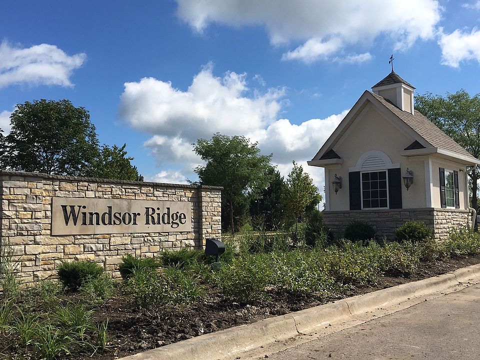 2nd image of 1902 Wellington Dr