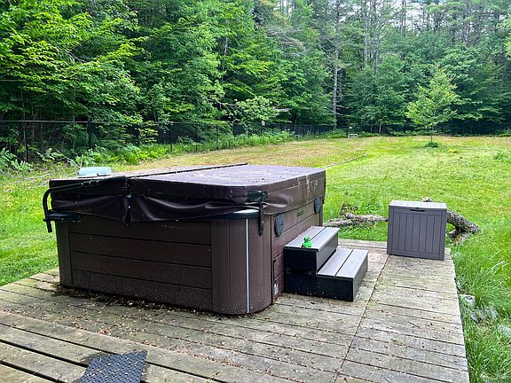 3rd image of 1134 Waterford Road