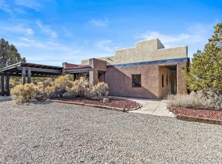 99 Stakeout Dr, Ranchos De Taos, NM 87557