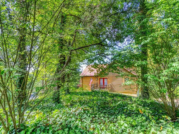 1112 W Madison Dr, Sevierville, TN 37876