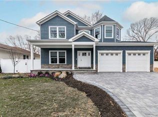 1630 East Dr, North Merrick, NY 11566