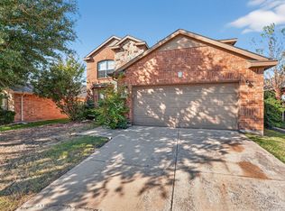 304 Bluefinch Dr, Little Elm, TX 75068