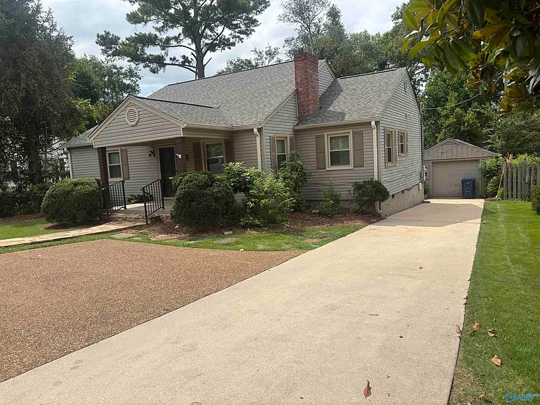 1308 McClung Ave SE — Photo 2