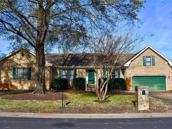 1924 Grayfalcon Dr, Norfolk, VA 23518