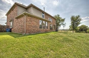 2nd image of 1501 Daisy Ln