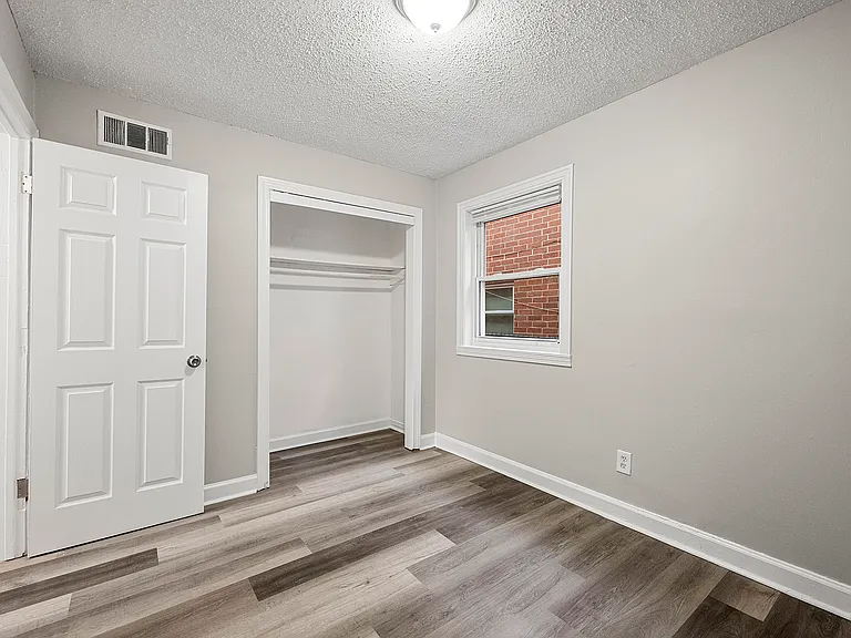 592 Cooper St SW #2 — Photo 10