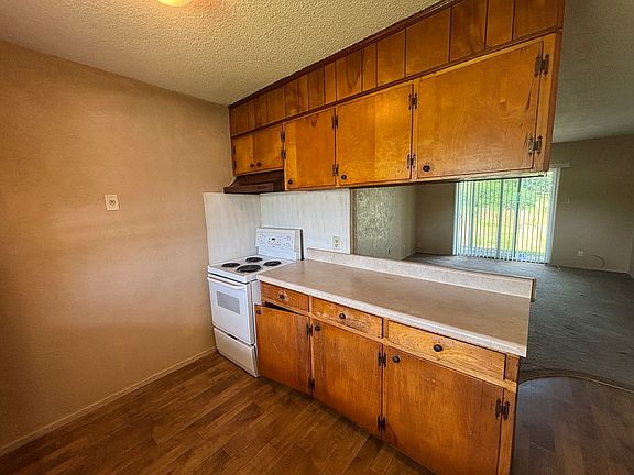 3rd image of 2542 Lisenby Ave