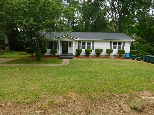 182 Troy St, Commerce, GA 30529