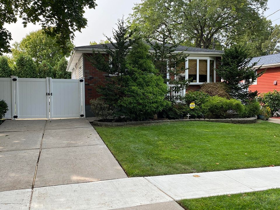 1st image of 586 College Ave