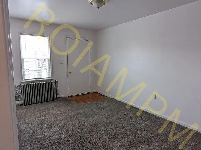 1160 S 4th Ave — Photo 2