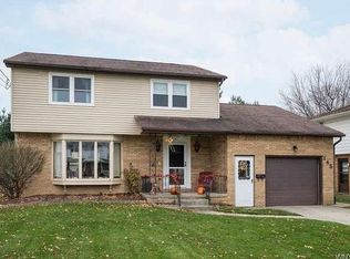 145 Cranwood Dr, West Seneca, NY 14224