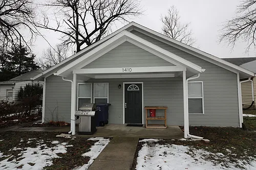 1410 Houston Photo 1