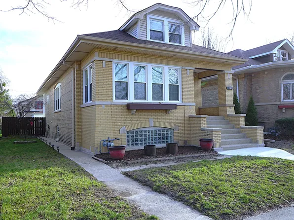 5249 Hoffman St, Skokie, IL 60077