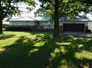 16636 N 2000th St, Yale, IL 62481