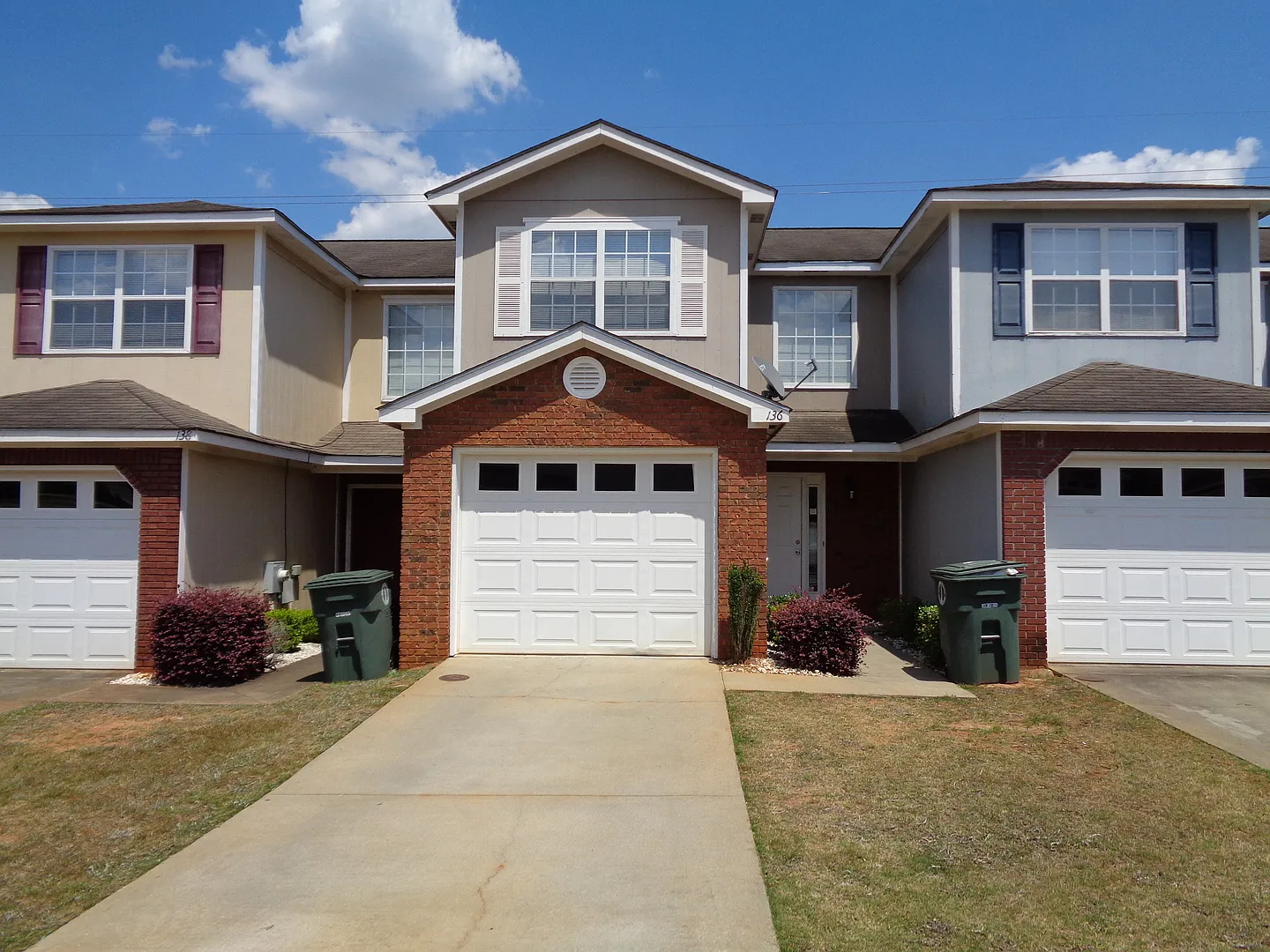 Dunwoody Townhomes — Photo 1