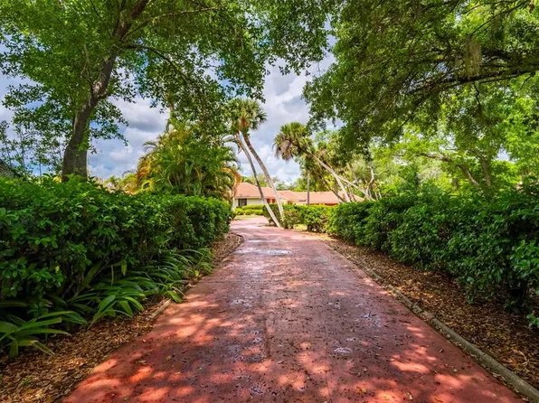 1105 YORKSHIRE STREET, PORT CHARLOTTE, FL 33952
