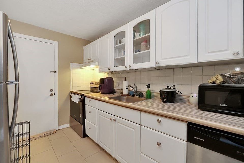 1st image of 1100 Governors Dr
