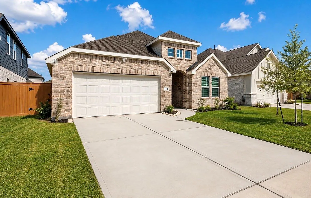 4 bed, 2.0 bath, 2137 sqft, $2,500 — Photo 2