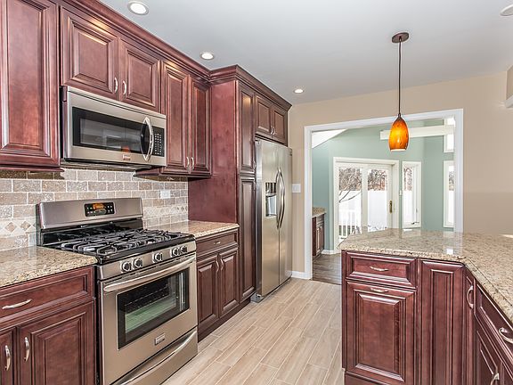 4th image of 506 Wright Dr