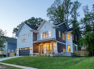 1008 Cottage St SW, Vienna, VA 22180