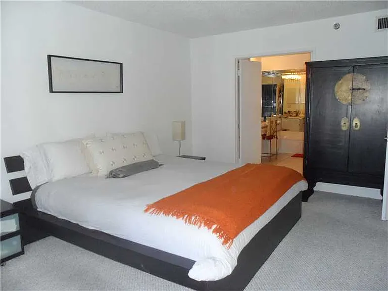 3530 Mystic Pointe Dr #19 — Photo 13