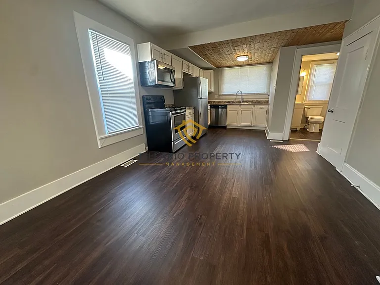 1528 E Tabor St — Photo 13