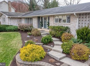 412 Center St, Hershey, PA 17033