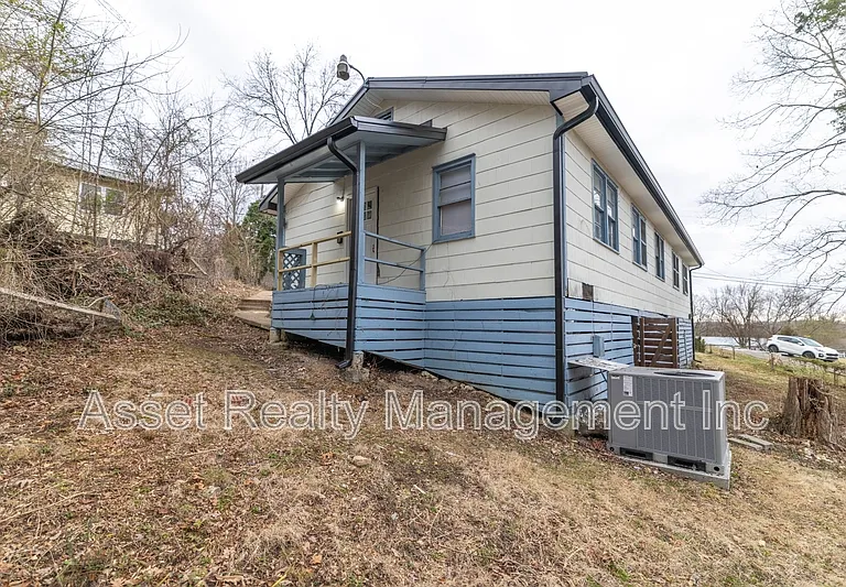 219 Highland Ave #1 — Photo 5