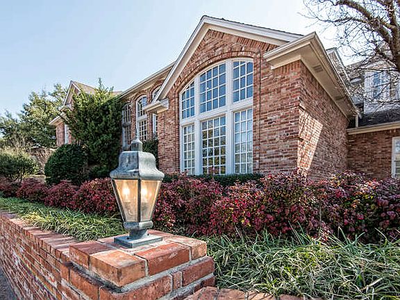 2nd image of 3100 Wood Lake Dr