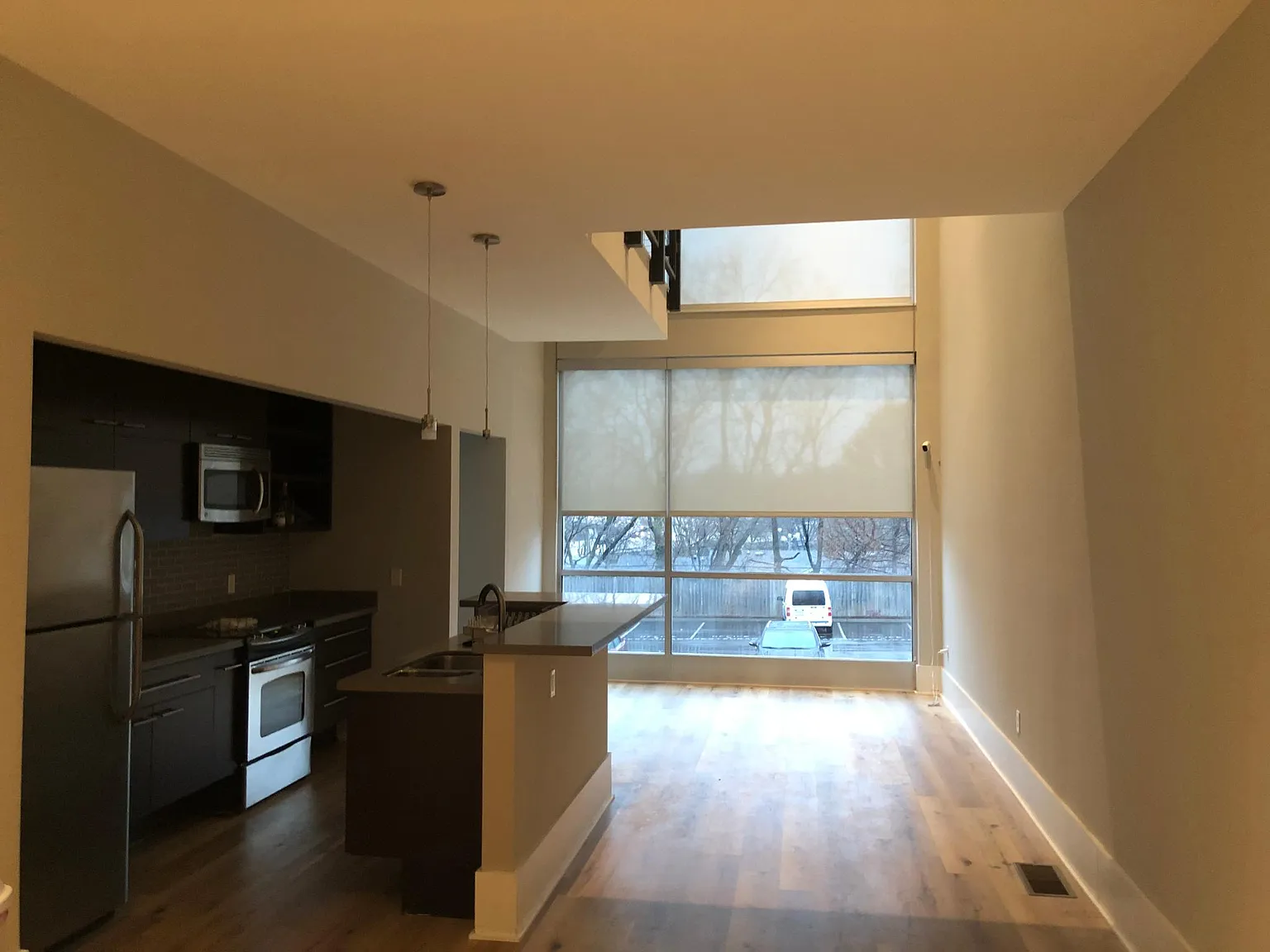 2 bed, 1871 sqft, $3,000 — Photo 2