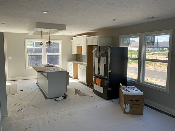 4th image of 6751 Townsquare Blvd