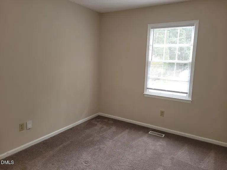 304 Holtz Ln — Photo 19