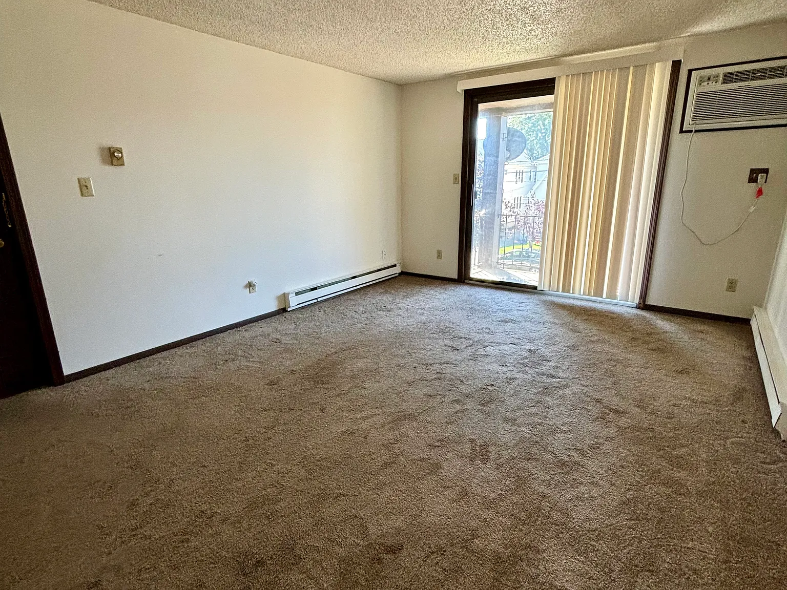2 bed, 615 sqft, $1,095 — Photo 3