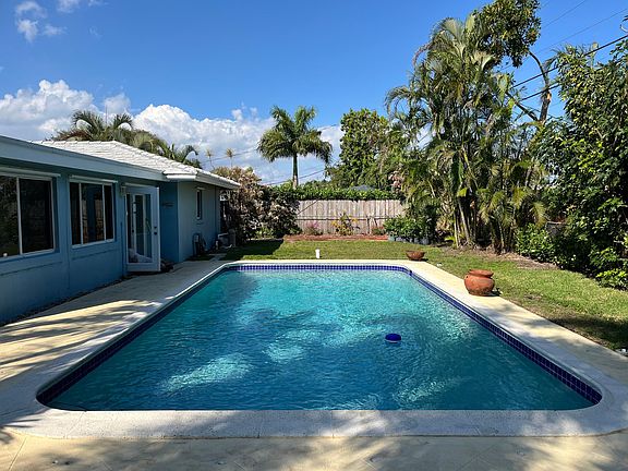 5th image of 974 SW 12th Ave