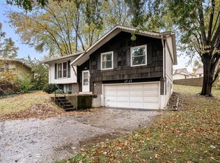 1717 Sunnydale Ct, Washington, MO 63090