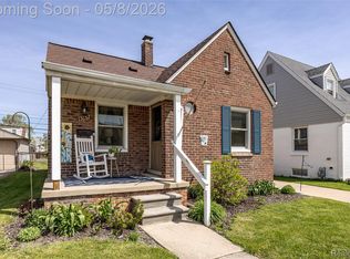 13152 Superior St, Southgate, MI 48195