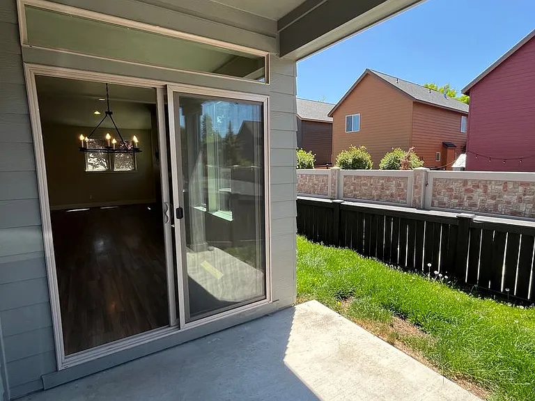 63136 NW Via Cambria — Photo 21