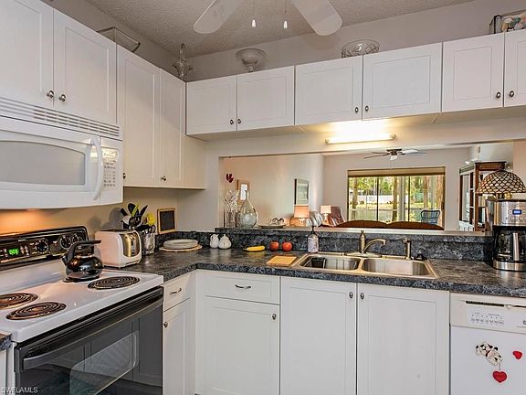 3rd image of 5772 Woodmere Lake Cir